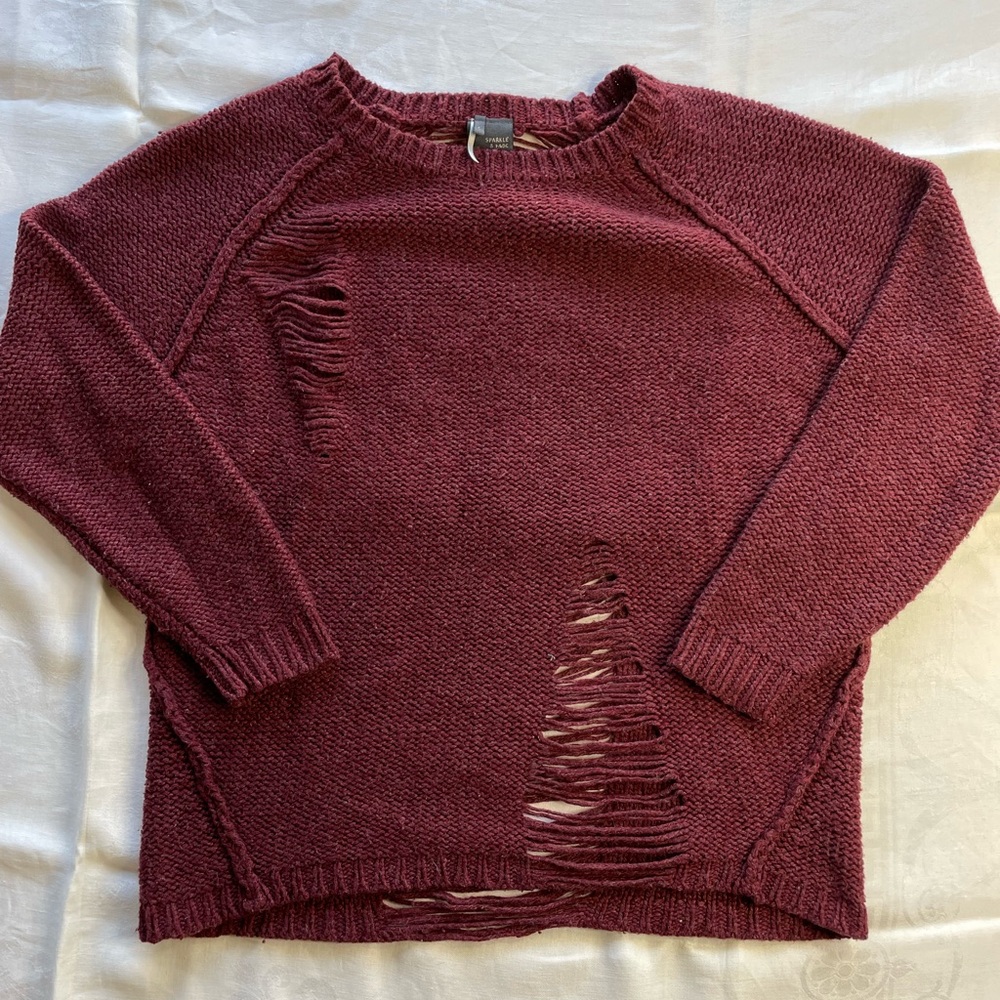Maroon, size small